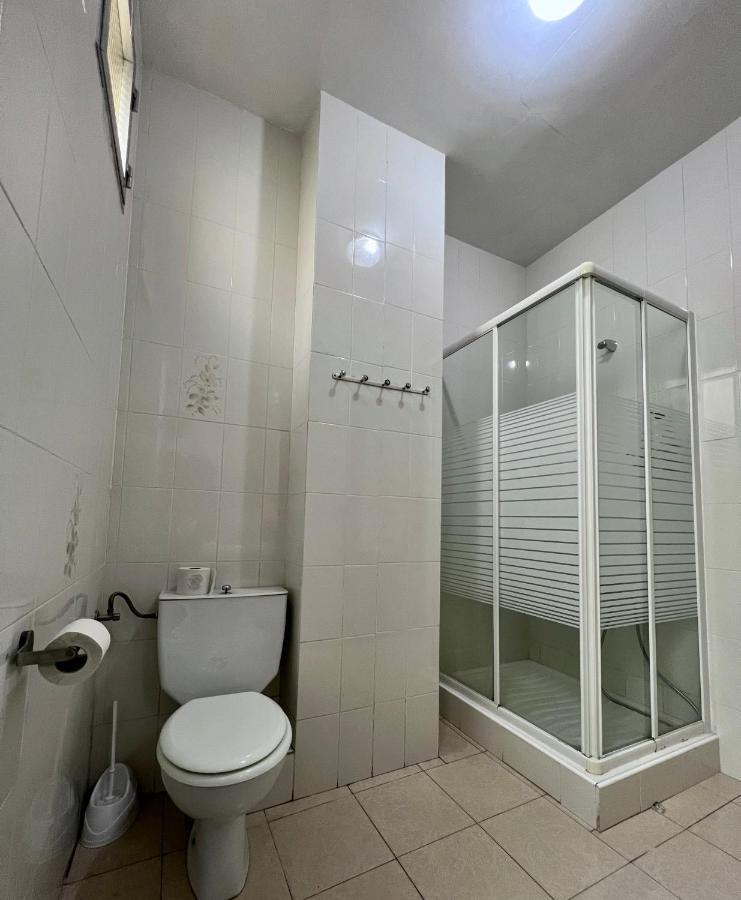 Hostal Conde De Alba Madri Exterior foto