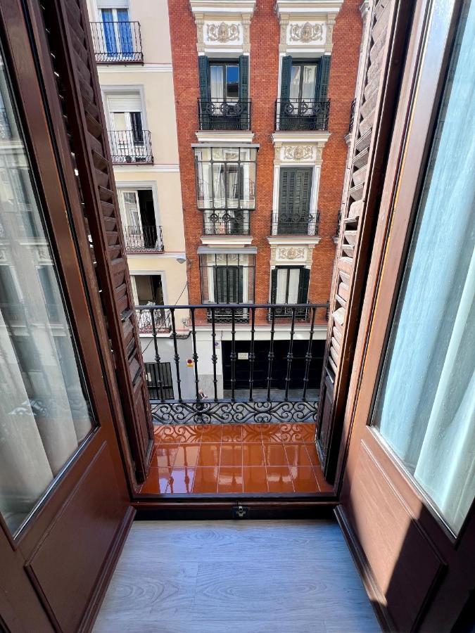 Hostal Conde De Alba Madri Exterior foto